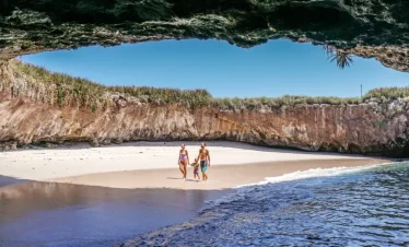 Tour a Islas Marietas con comida y Barra Libre