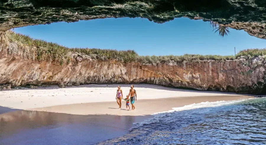 Tour a Islas Marietas con comida y Barra Libre