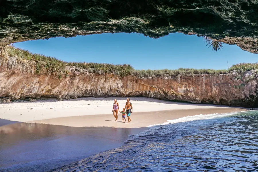 Tour a Islas Marietas con comida y Barra Libre